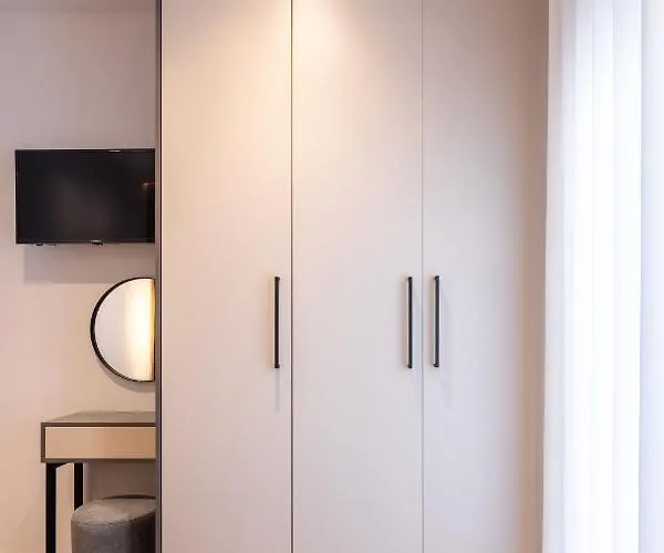 The Five Star Apartment-tsimiski Street