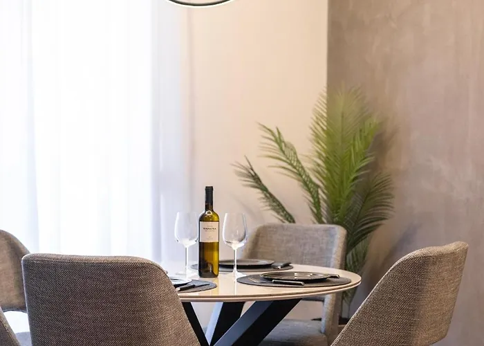 The Five Star Apartment-tsimiski Street Daire