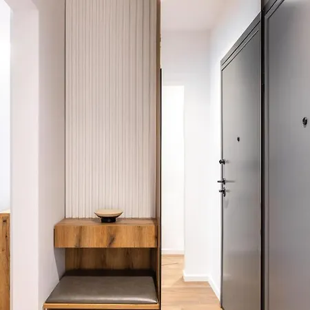 The Five Star Apartment-tsimiski Street Салоники