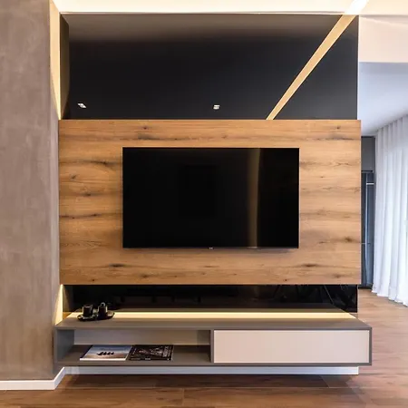 The Five Star Apartment-tsimiski Street *