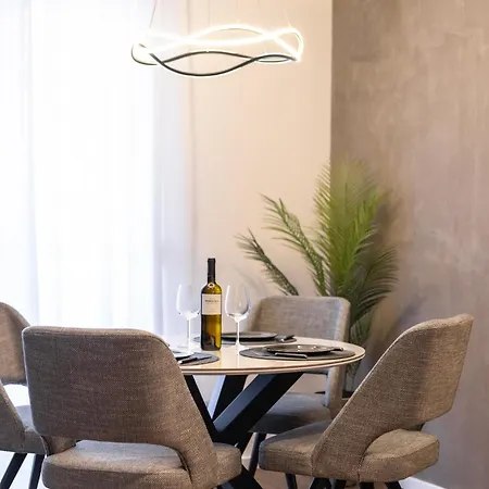 The Five Star Apartment-tsimiski Street Апартаменты