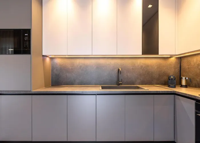 The Five Star Apartment-tsimiski Street Appartement